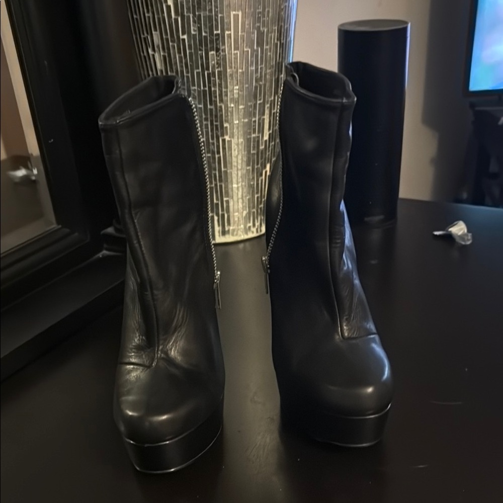 Topshop Black Leather Heeled Boots - Picture 9 of 16